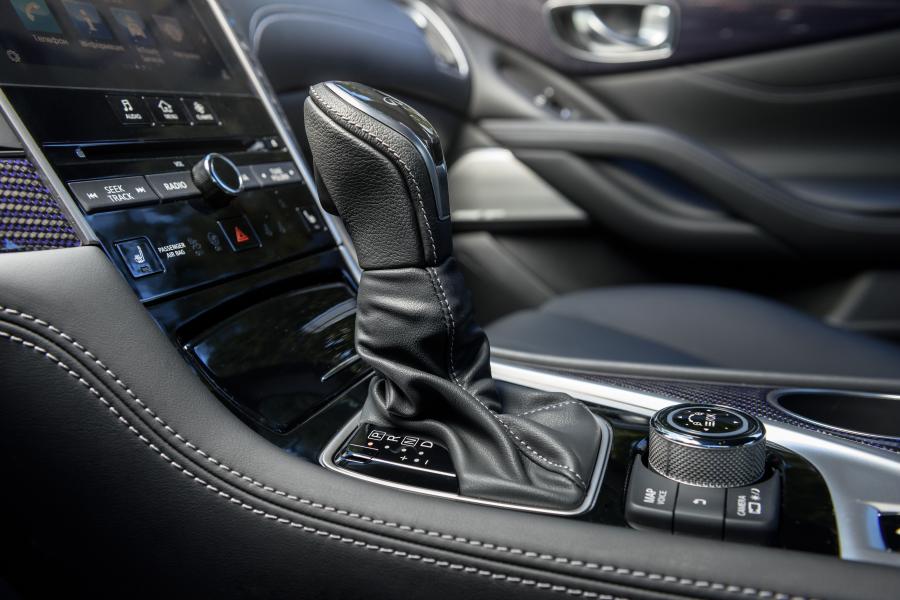 Детали интерьера Infiniti Q60S 3.0t (CV37) 2017 года  (CIS) (фото 19 из 26)